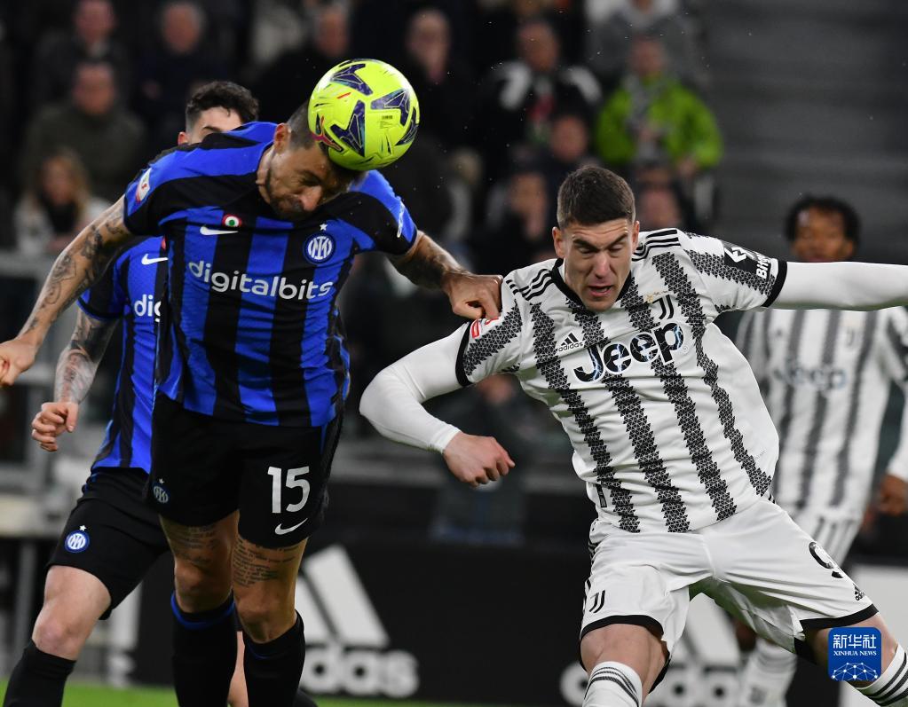 浓眉腹股沟紧张退出圣诞大战，独行侠谨慎处理（浓眉因腹股沟不适无缘圣诞大战，独行侠谨慎应对）