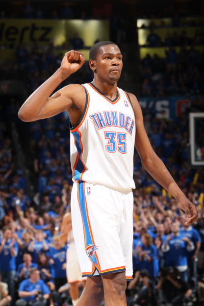 记者：中超收官战赛后，西海岸将为邵佳一举办告别仪式（据记者透露，中超末轮结束后，西海岸将为邵佳一举行告别仪式）