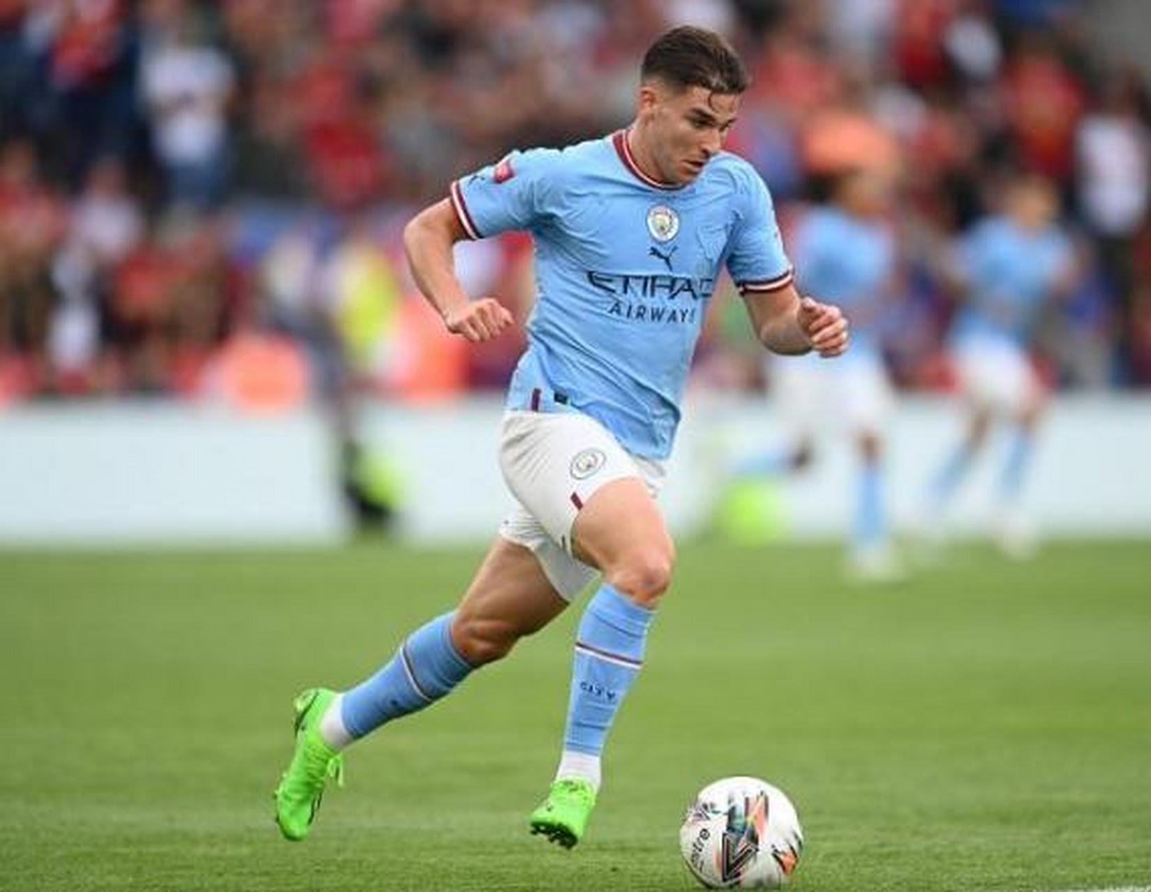 统治力十足，拜仁后防核心乌帕梅卡诺vs巴黎个人集锦（强势压制 拜仁铁闸乌帕梅卡诺对阵巴黎个人高光集锦）