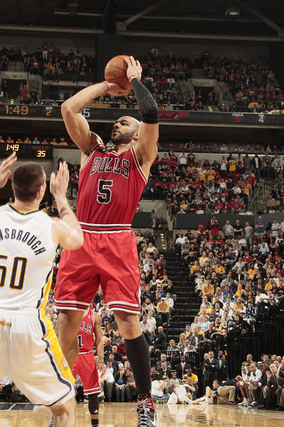 弗拉门戈1-0击败塞阿拉，提前一轮夺得巴西甲联赛冠军（弗拉门戈1-0小胜塞阿拉，提前一轮加冕巴甲冠军）