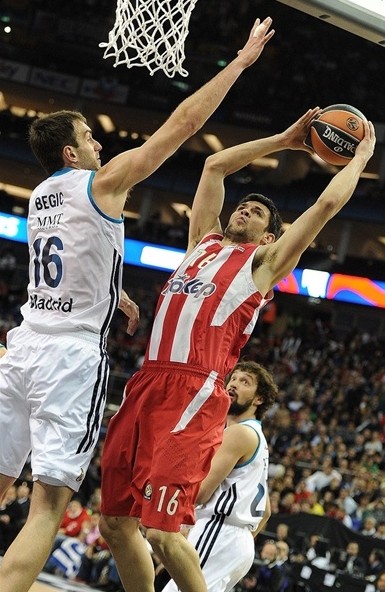 山东泰山主场收官：10胜3平2负，负成都申花，6-0国安&3-1海港（主场收官，山东泰山10胜3平2负：负成都与申花，6-0胜国安、3-1胜海港）