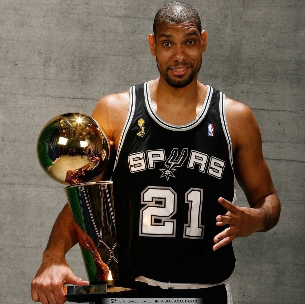 哈默德替补双响！摩洛哥加时3-2击败约旦，夺得阿拉伯杯冠军（替补奇兵哈默德梅开二度，摩洛哥加时3-2力克约旦捧起阿拉伯杯）