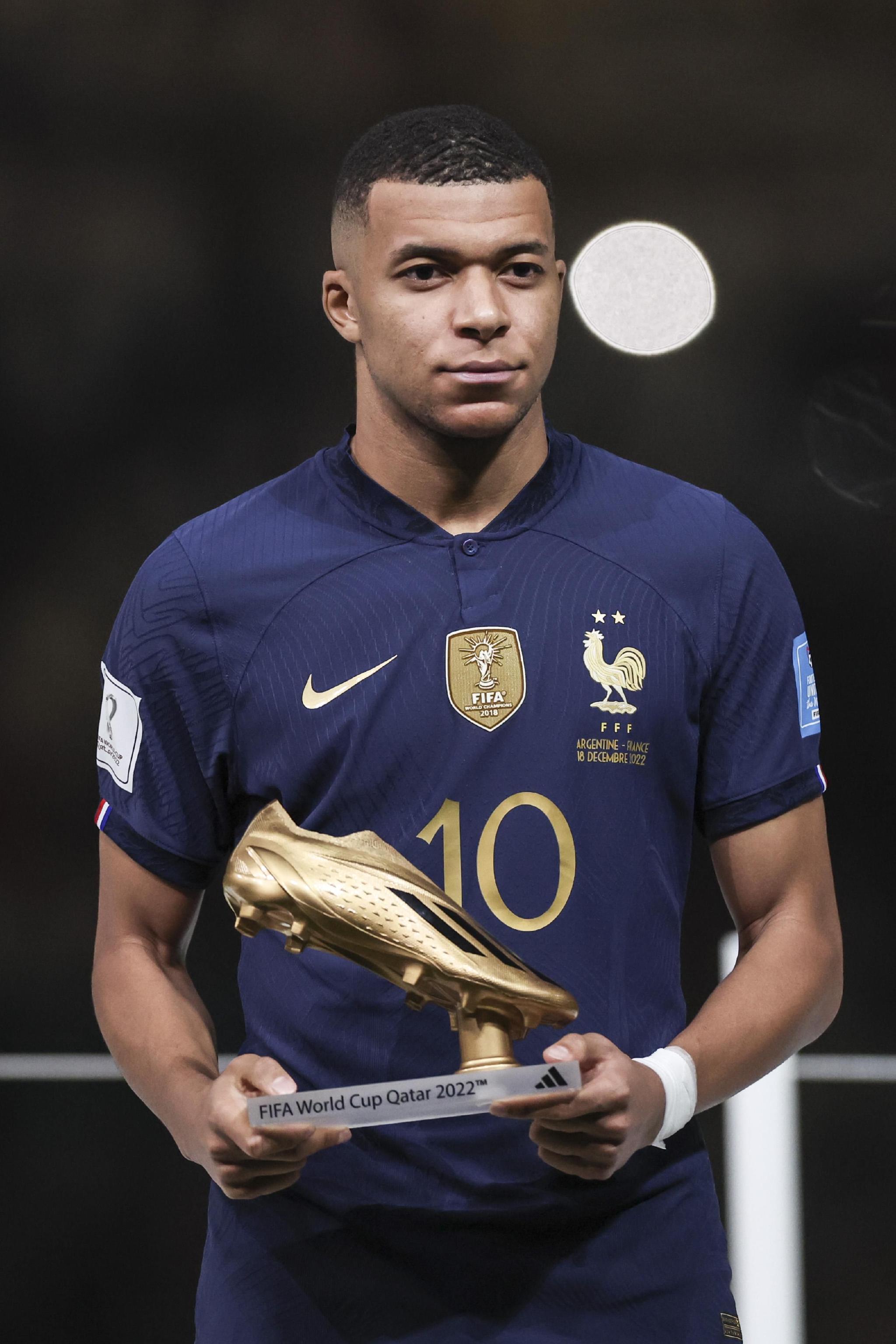 他今天的表现无可挑剔（他今天的表现堪称完美）