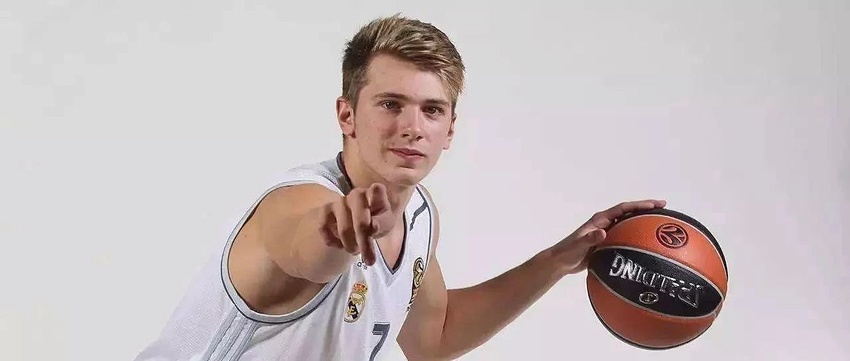 皇马19岁左后卫巴尔德佩尼亚斯有望首秀，本周欧冠入选大名单（皇马19岁左后卫巴尔德佩尼亚斯或将完成处子秀，本周入选欧冠大名单）