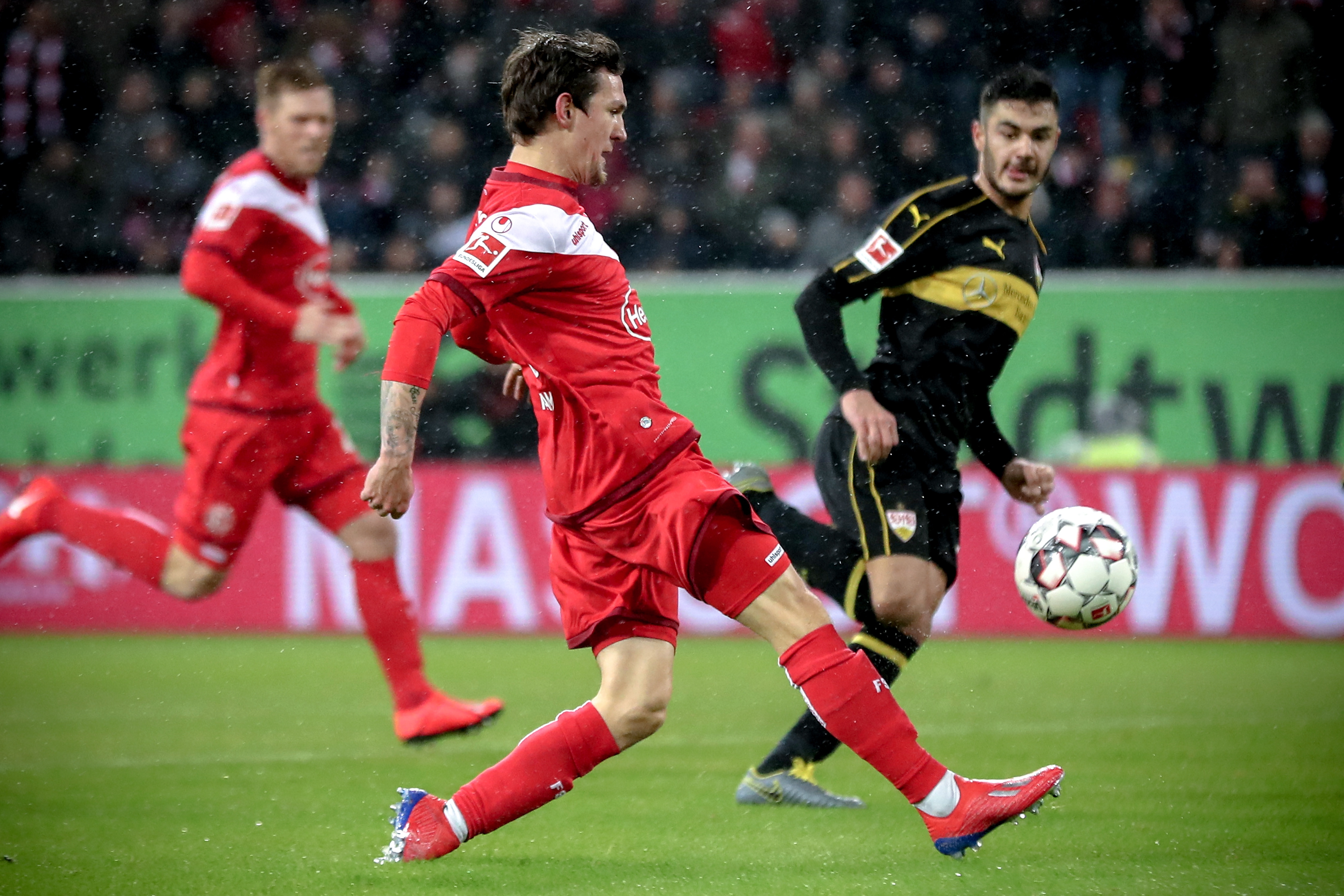 罗马诺：迪乌夫的最终转会费为2500万欧元，并已确保全额支付（罗马诺：迪乌夫转会费确定为2500万欧，款项已全额到位）