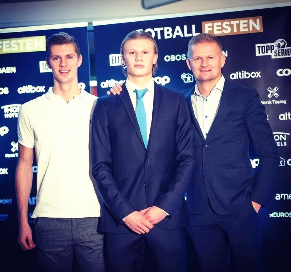 恍如隔世，巴萨上一次在诺坎普比赛法蒂双响，登贝莱助攻（时过境迁，巴萨上次在诺坎普亮相，法蒂梅开二度，登贝莱贡献助攻）