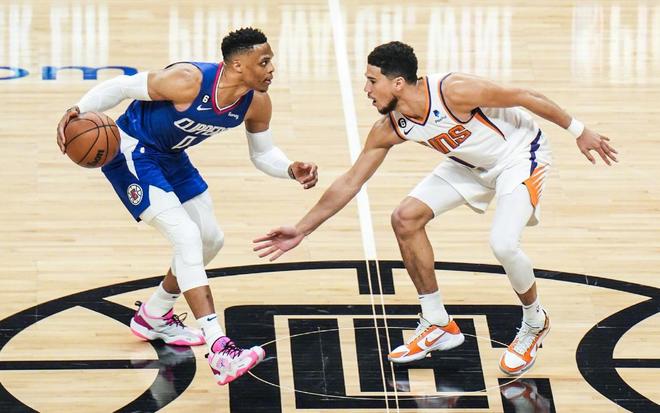 萨利巴复出对手教练下课，阿森纳赛前现变动（萨利巴回归之际对方主帅下课，阿森纳赛前突生变）