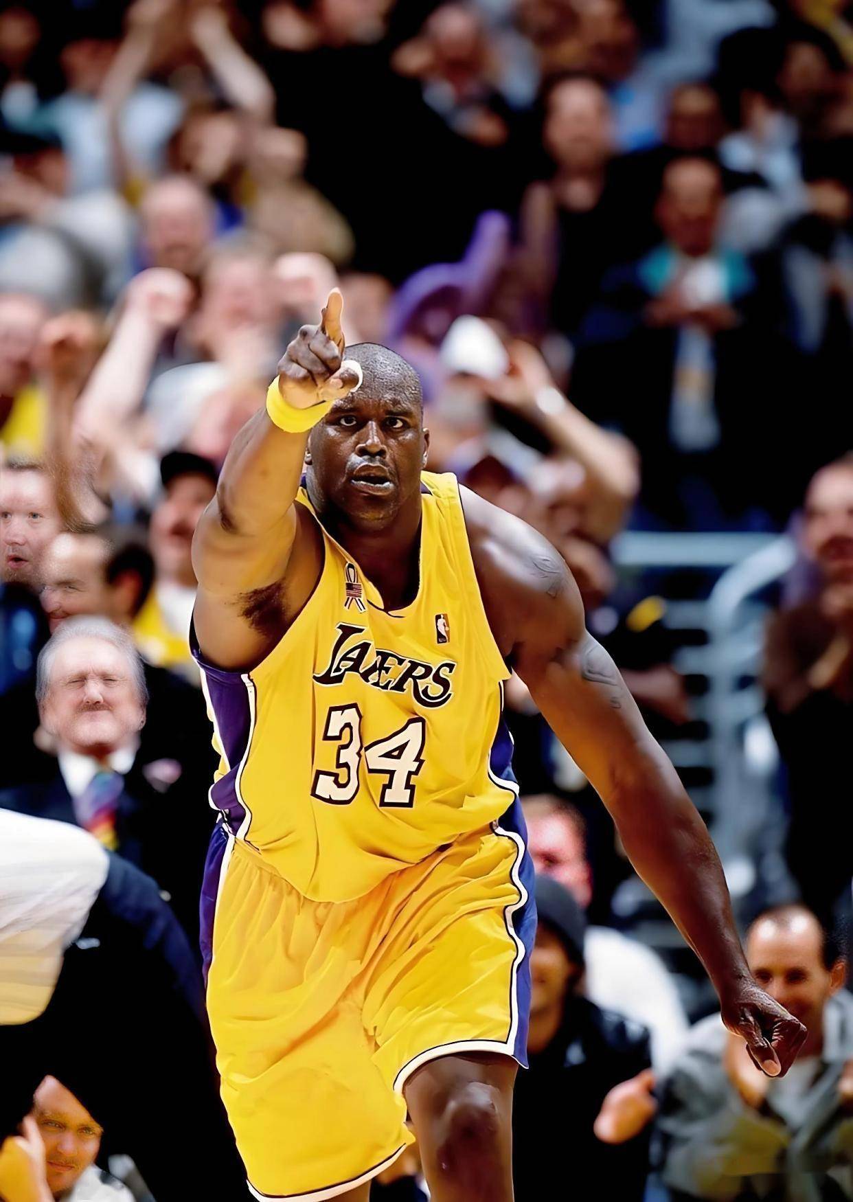 今天打得好！大洛佩斯3记三分球拿到11分5板2帽（大洛佩斯表现出色：3记三分斩获11分5篮板2封盖）