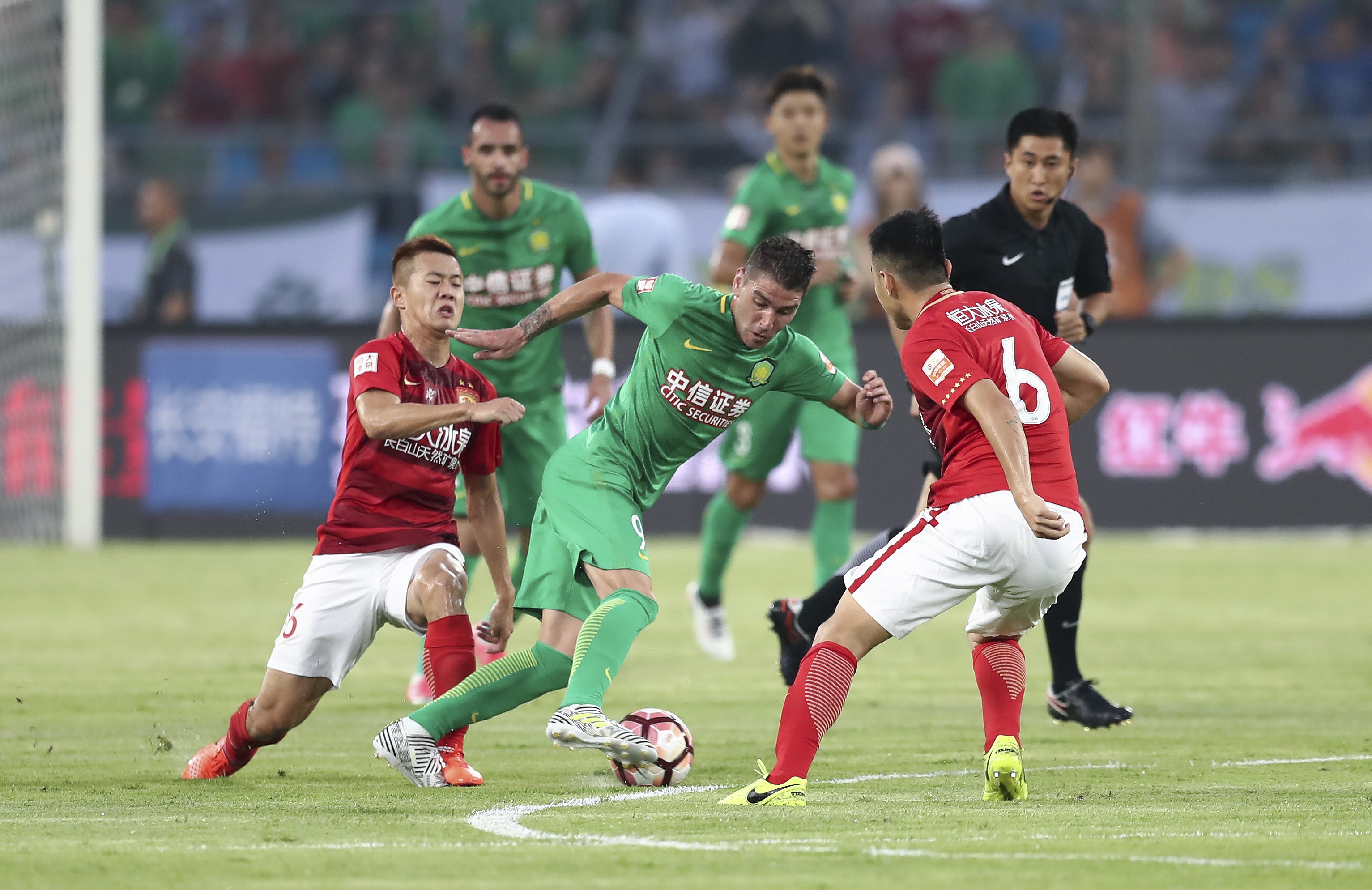 瓜帅怒斥：年纪大了，球员们竟然不尊重我！（瓜迪奥拉发火：我老了，球员竟不尊重我！）